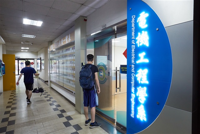 Taiwan hits snags in cultivating high-level semiconductor talent.jpg